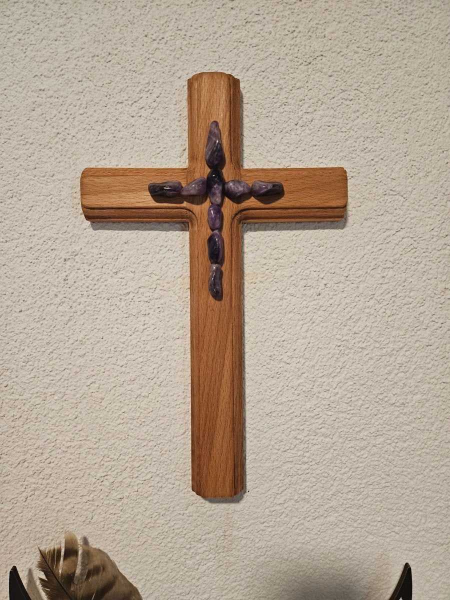 Buchenholz - Kreuz mit Amethyst - Kristallen – Spirituelle Ruhe & Schutz - Kreuz mit Edelsteinen - Seelenblitz