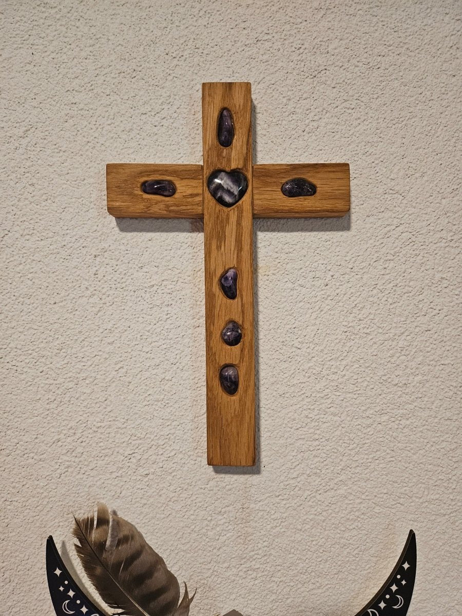 Massives Eichenholz - Kreuz mit Amethyst - Edelsteinen – Harmonie & Schutz - Kreuz mit Edelsteinen - Seelenblitz