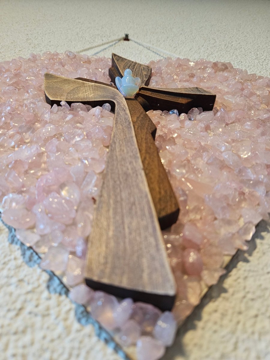 Rosenquarz - Herz mit kunstvollem Kreuz | Symbol für Liebe & Harmonie - Rosenquarz - Herz - Seelenblitz
